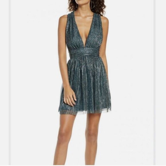 Lulus Dresses & Skirts - NWT LULUS Sz L Women Ailey Metallic Gold Teal Twist Back Skater Dress L 17D1756